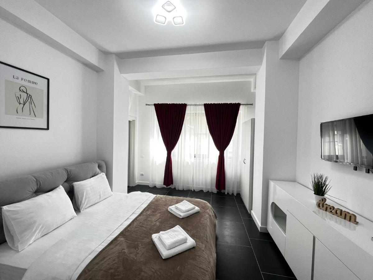 Cozy Aparthotel - Central City Suceava Exteriör bild