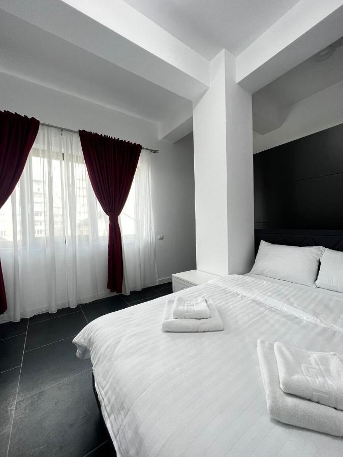 Cozy Aparthotel - Central City Suceava Exteriör bild