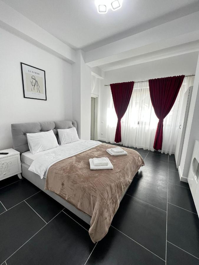Cozy Aparthotel - Central City Suceava Exteriör bild