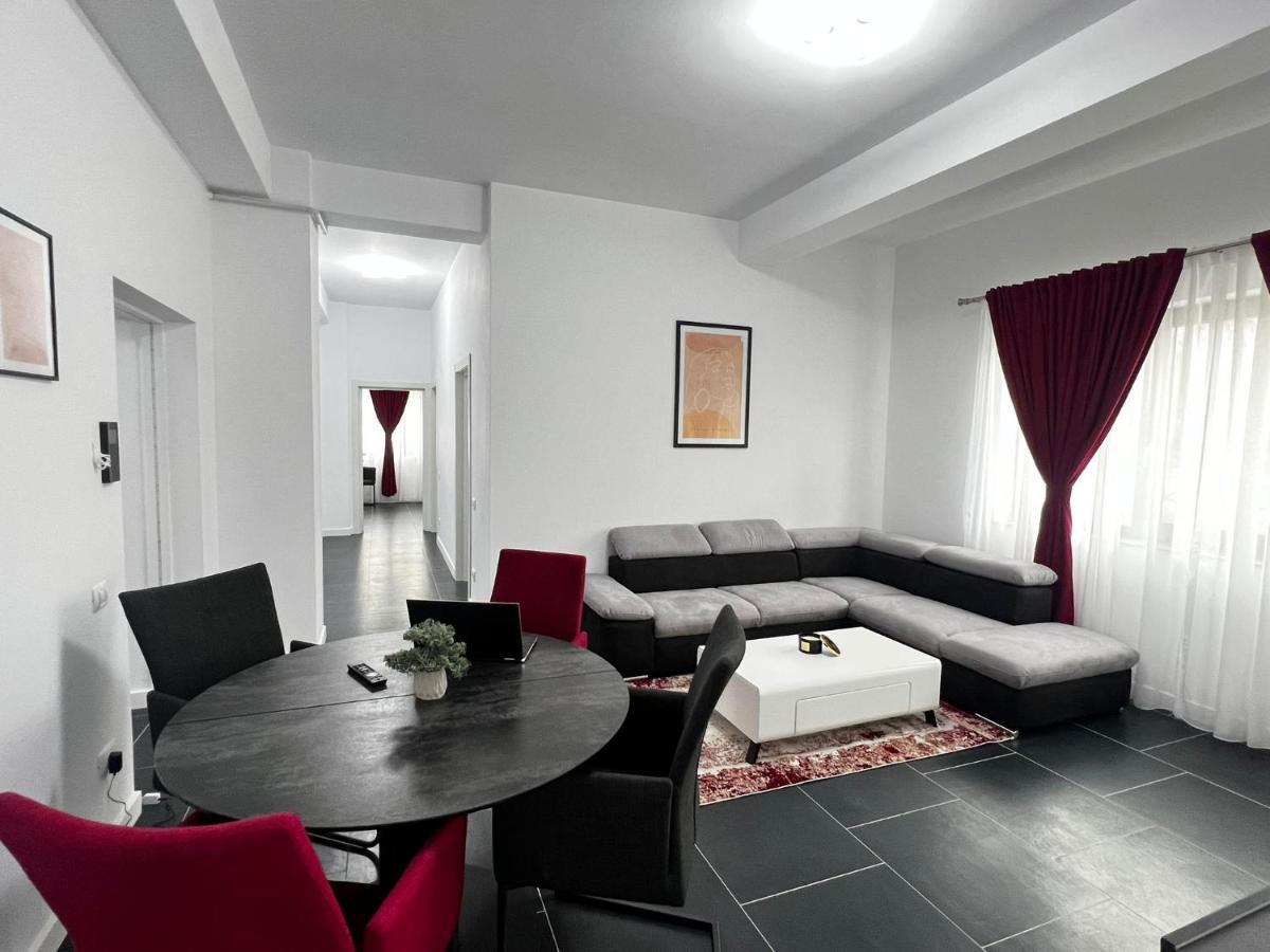 Cozy Aparthotel - Central City Suceava Exteriör bild