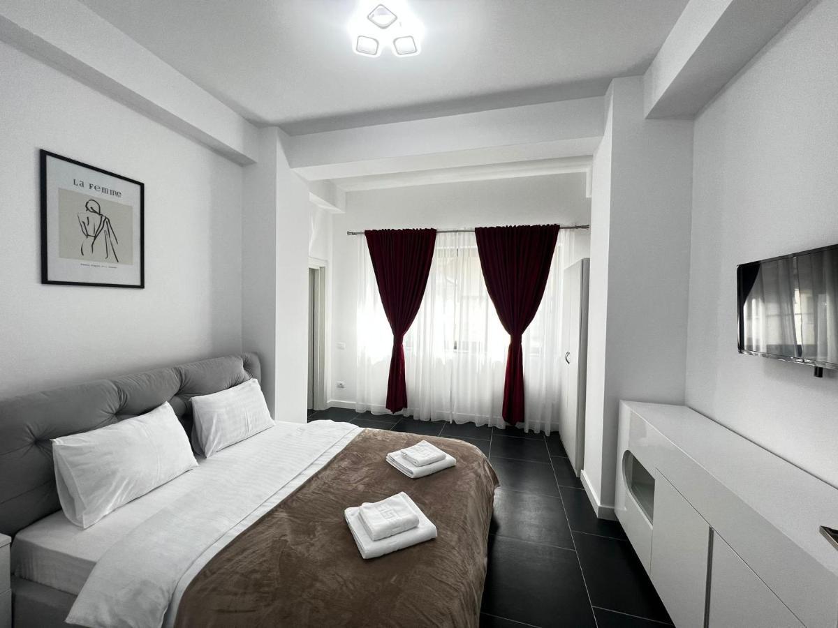 Cozy Aparthotel - Central City Suceava Exteriör bild