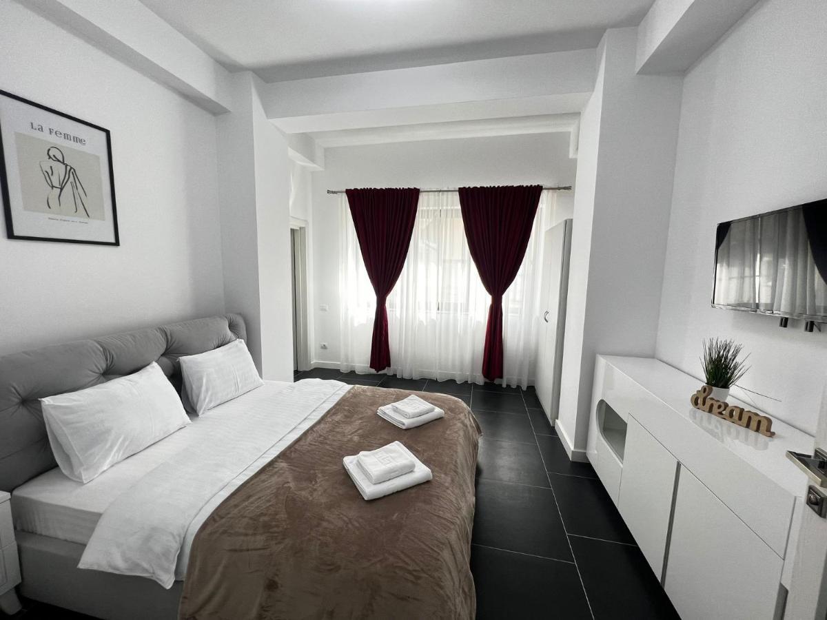 Cozy Aparthotel - Central City Suceava Exteriör bild