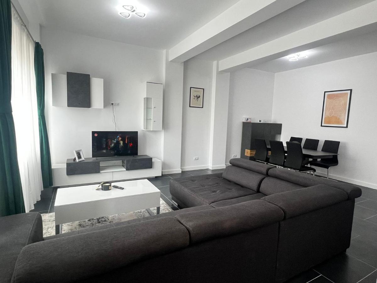 Cozy Aparthotel - Central City Suceava Exteriör bild
