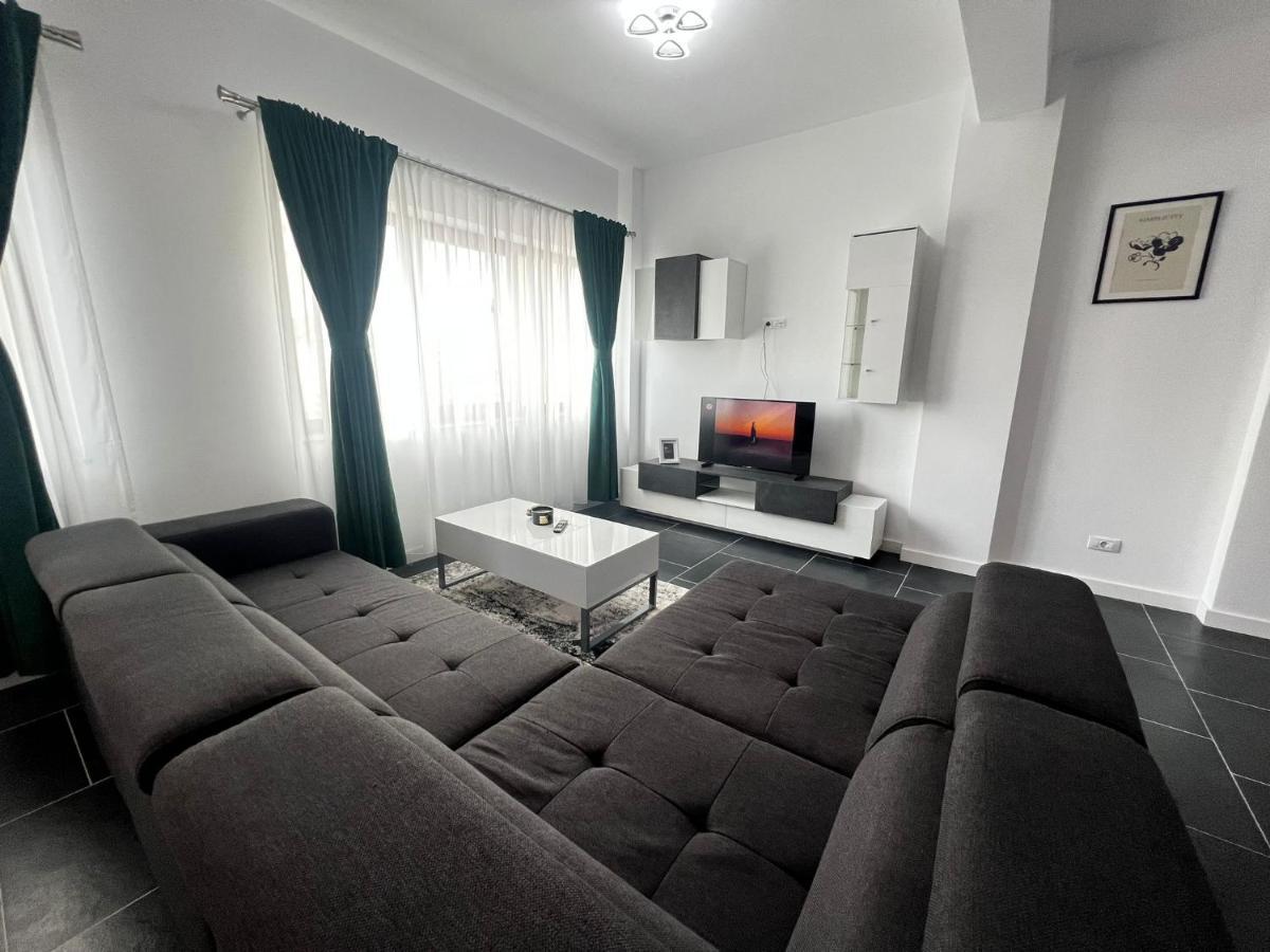 Cozy Aparthotel - Central City Suceava Exteriör bild
