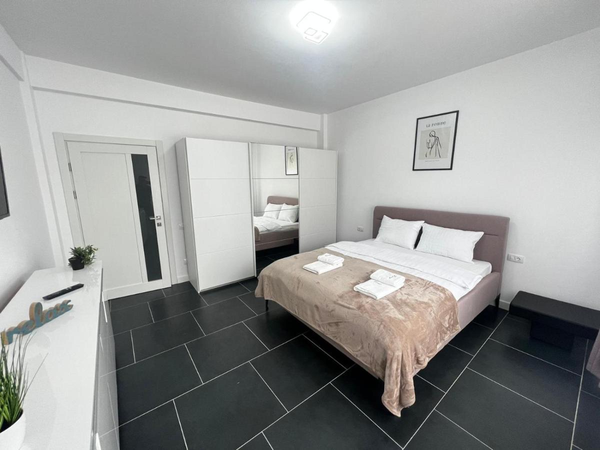 Cozy Aparthotel - Central City Suceava Exteriör bild