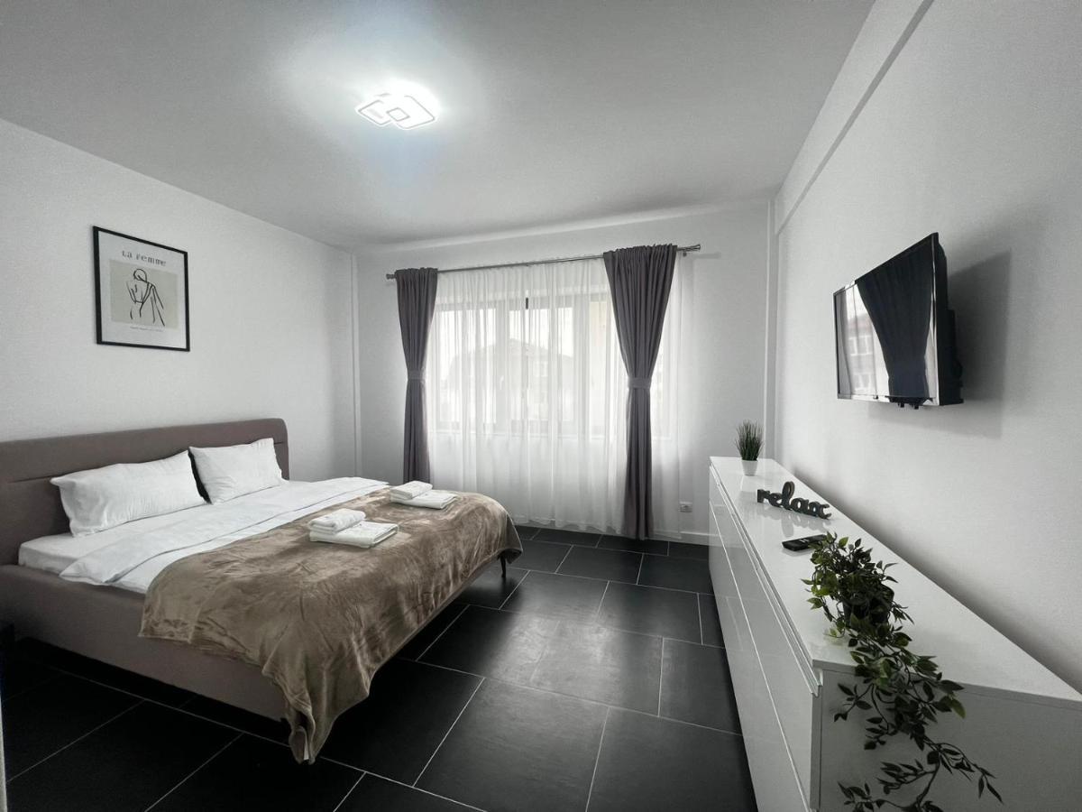 Cozy Aparthotel - Central City Suceava Exteriör bild
