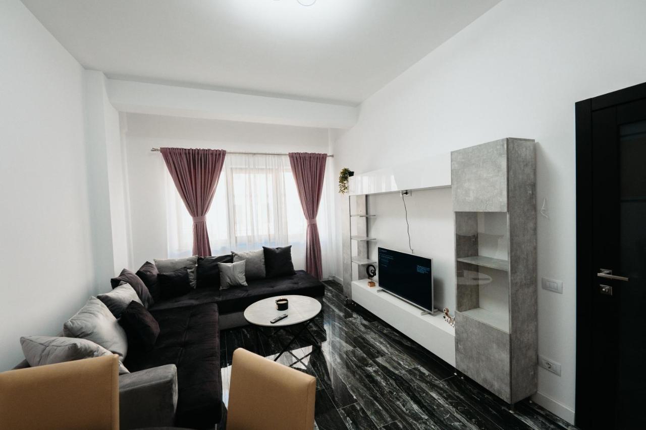 Cozy Aparthotel - Central City Suceava Exteriör bild