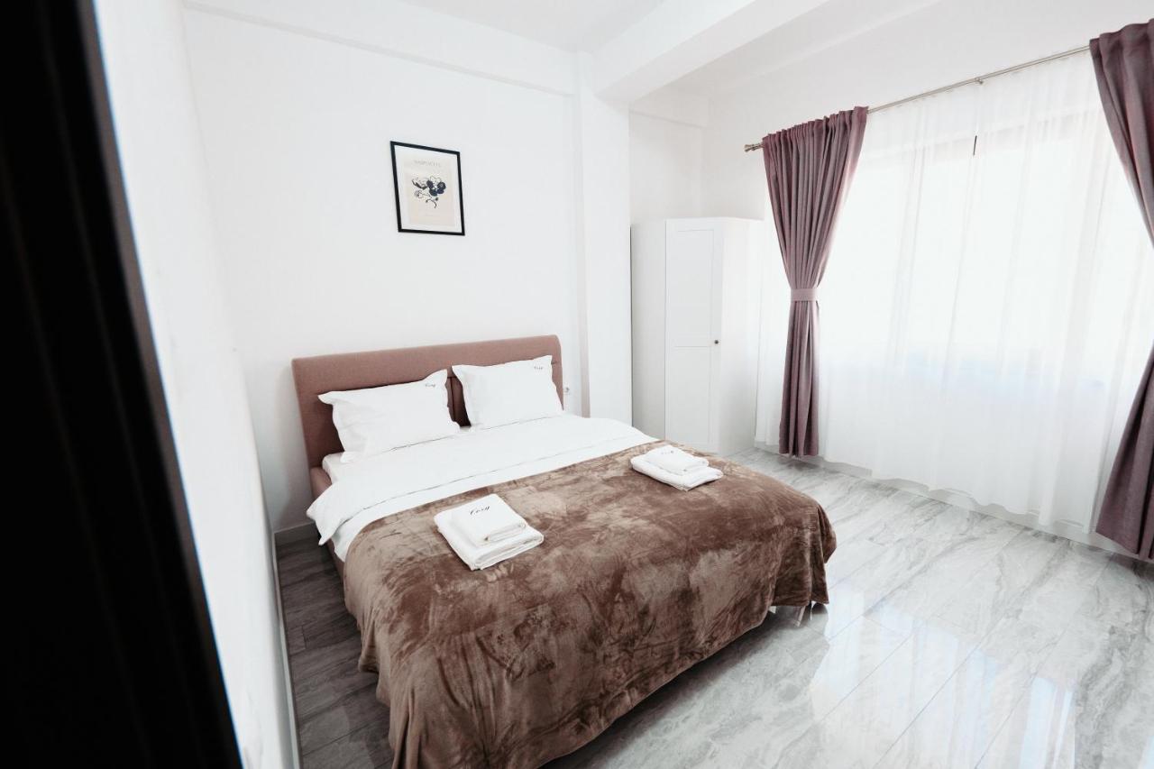 Cozy Aparthotel - Central City Suceava Exteriör bild