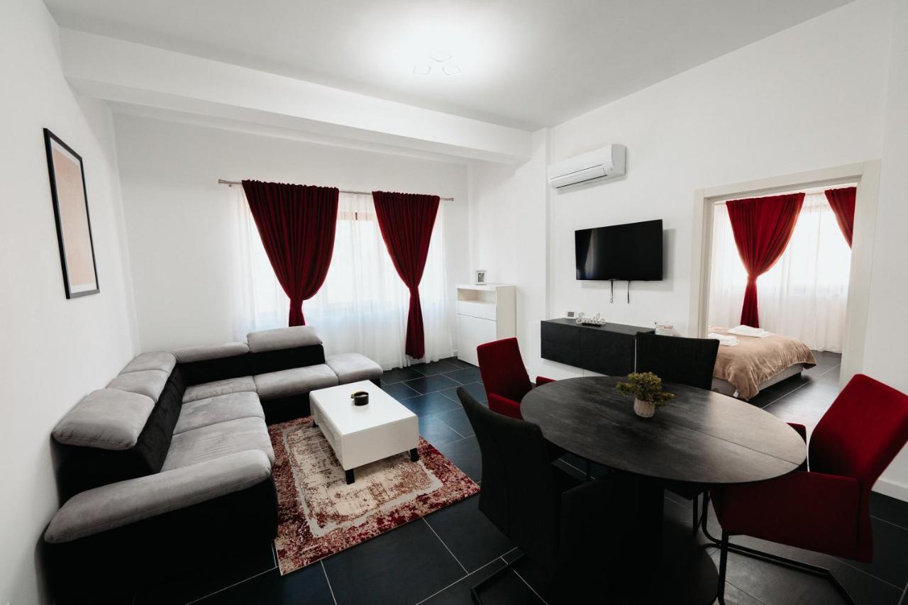 Cozy Aparthotel - Central City Suceava Exteriör bild