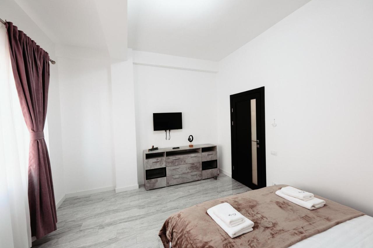 Cozy Aparthotel - Central City Suceava Exteriör bild