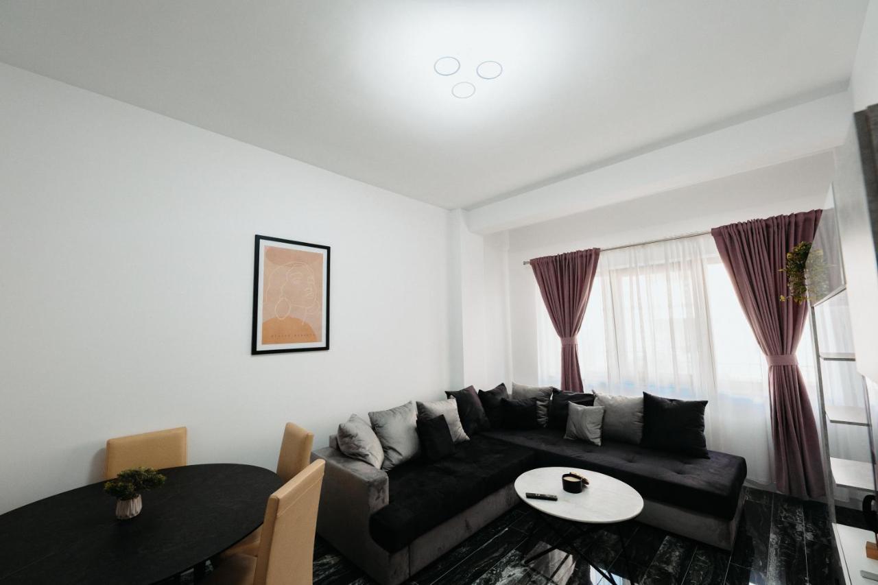 Cozy Aparthotel - Central City Suceava Exteriör bild