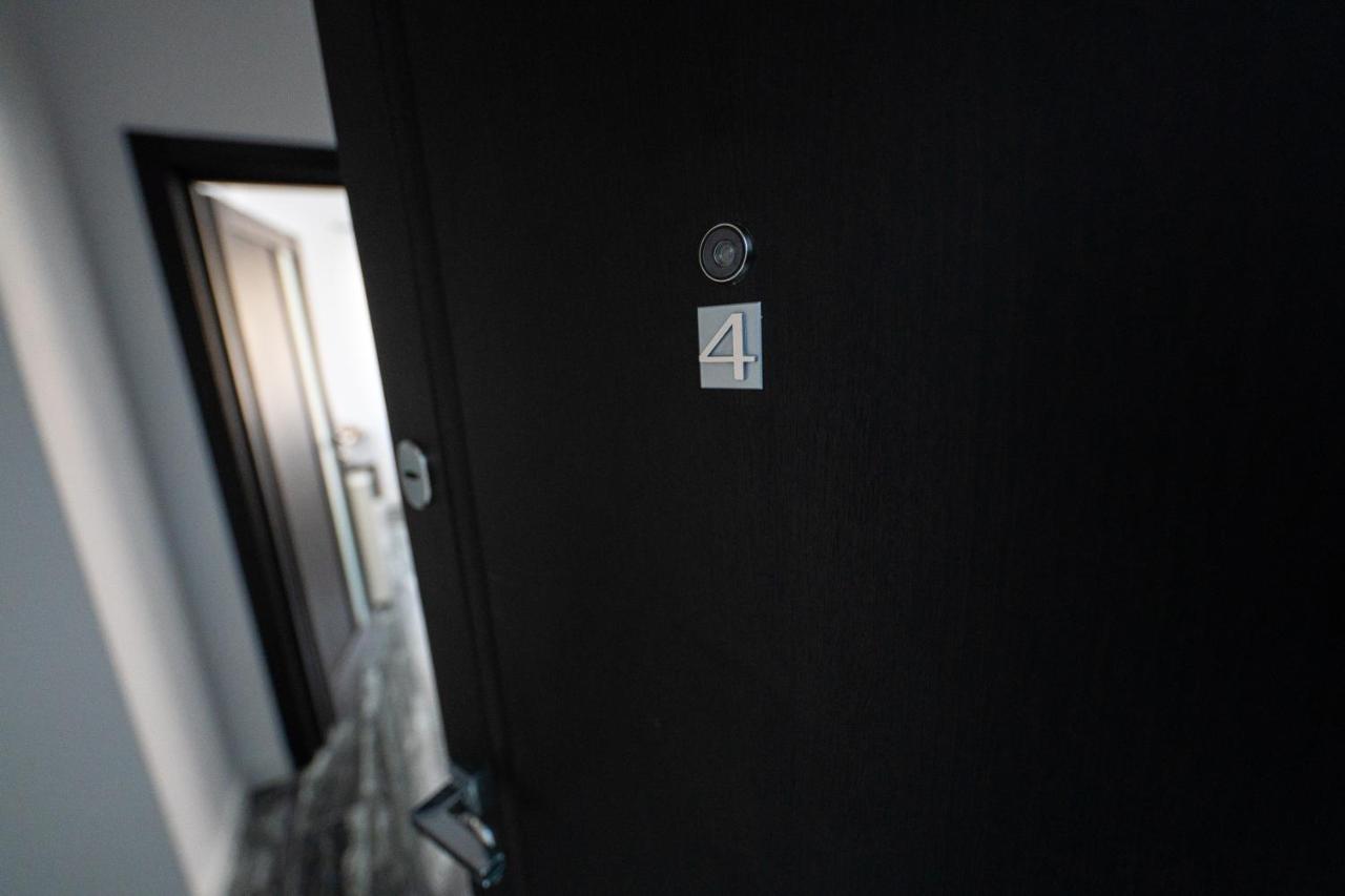 Cozy Aparthotel - Central City Suceava Exteriör bild