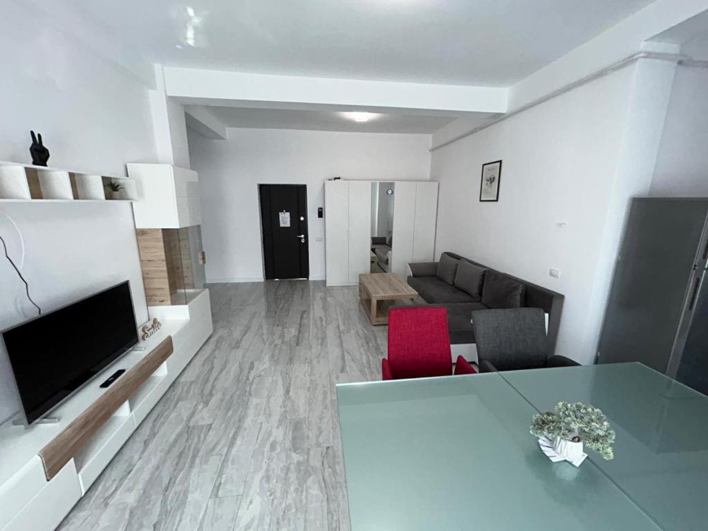 Cozy Aparthotel - Central City Suceava Exteriör bild